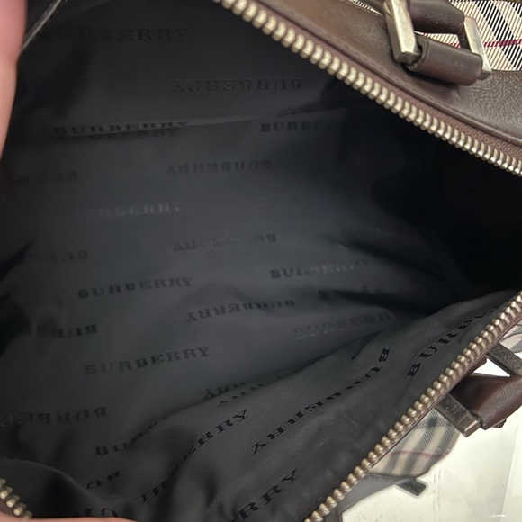 AUTHENTIC Burberry Boston Bag - Picture 7 of 8